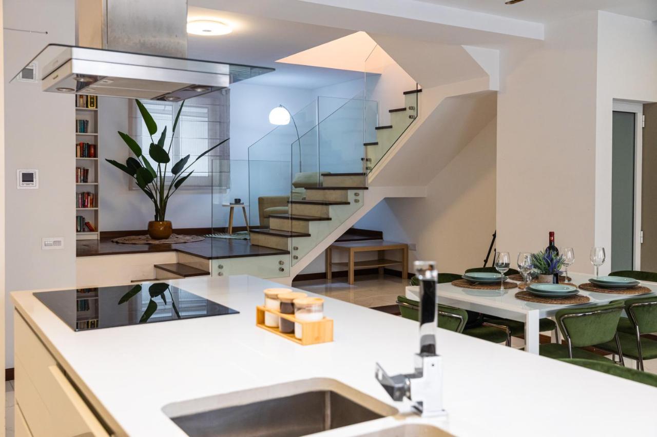 Duplex Maisonette With Jacuzzi By Arcobnb Apartamento Sliema