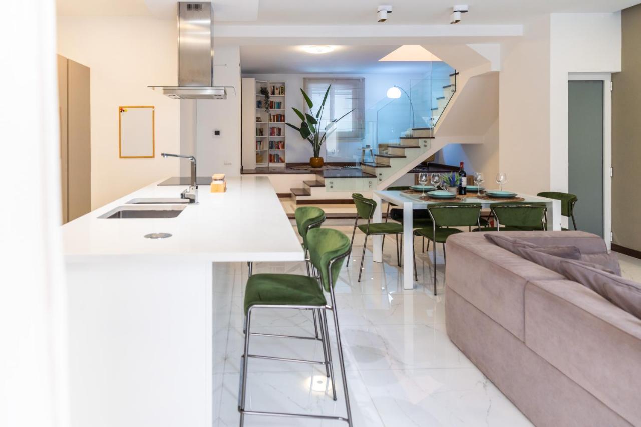 Duplex Maisonette With Jacuzzi By Arcobnb *